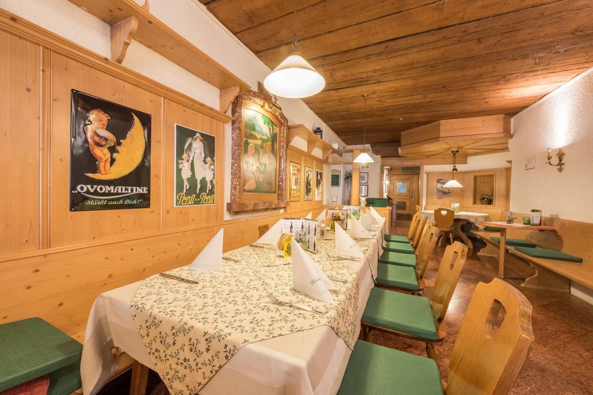 Gasthof Braeuwirt แบร์กไฮม์ ภายนอก รูปภาพ